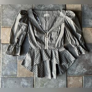 EUC Petersyn zip up peplum top